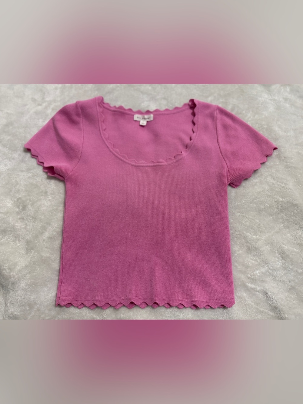 Blu Pepper Women’s Pink Scallop Edge Short Sleeve Fitted Sweater Blouse